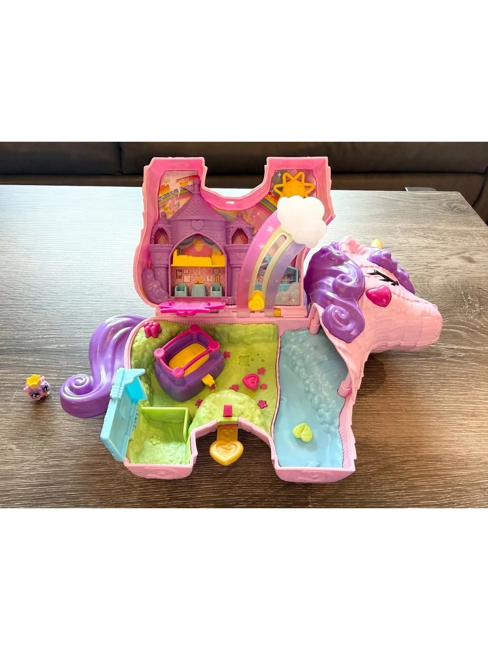 Polly Pocket Unicorn Purse Compact Playset 2019 Mattel GKL24 w/ 1 hatchimal